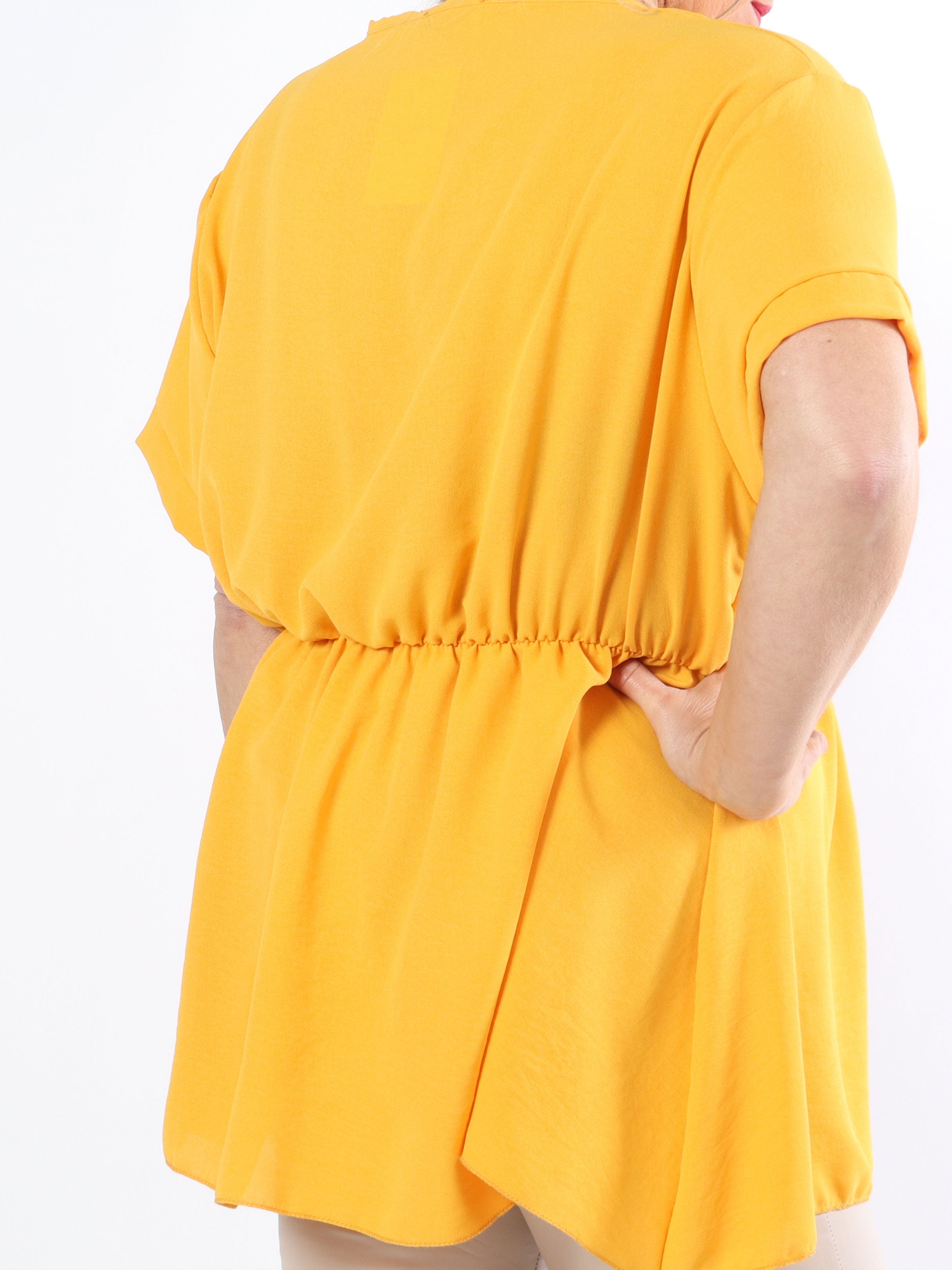 Hermina - Söt plus size blus med gummiband i midjan